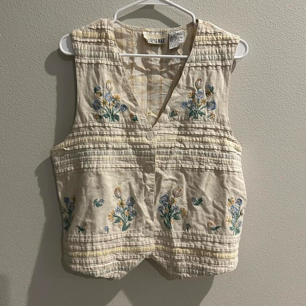 Floral Embroidered Vintage Vest
